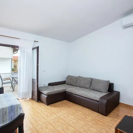 Apartman With Parking Space - 21593