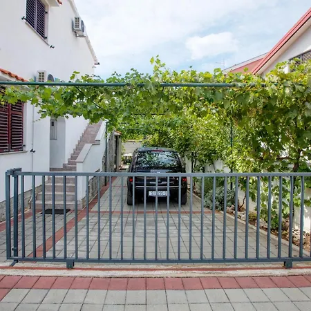 With Parking Space - 21593 아파트 보디체