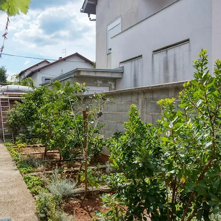 아파트 With Parking Space - 21593 보디체