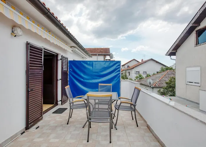 With Parking Space - 21593 Appartement Vodice