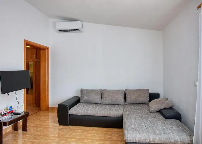 Appartement With Parking Space - 21593 *